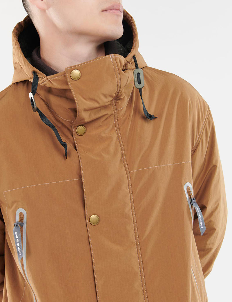 Barbour x And Wander Insu Jacke - Beige