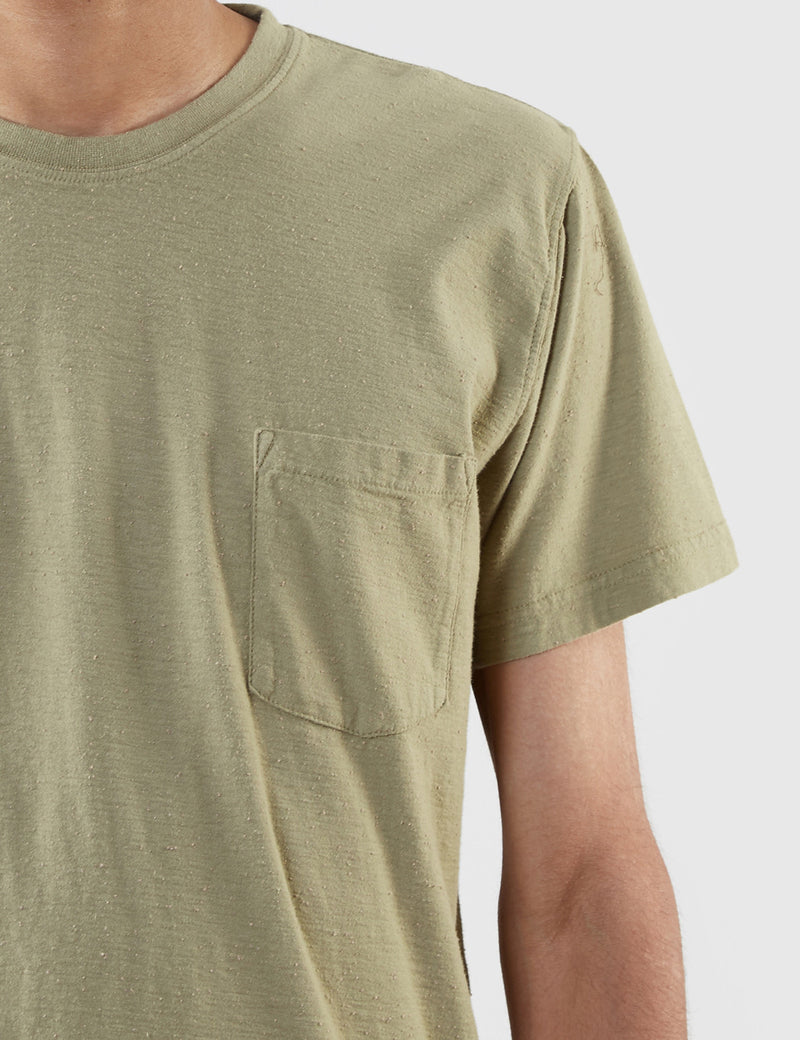 T-Shirt Boucle Poche Niels Norse Projects - Vert Mousse