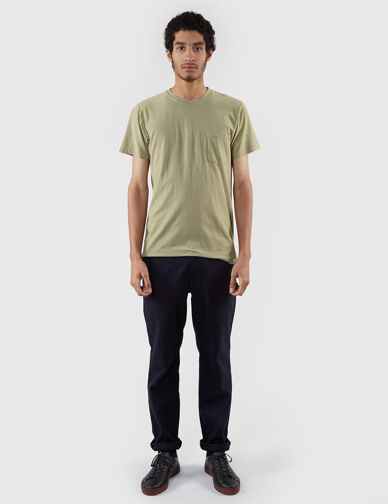 T-Shirt Boucle Poche Niels Norse Projects - Vert Mousse