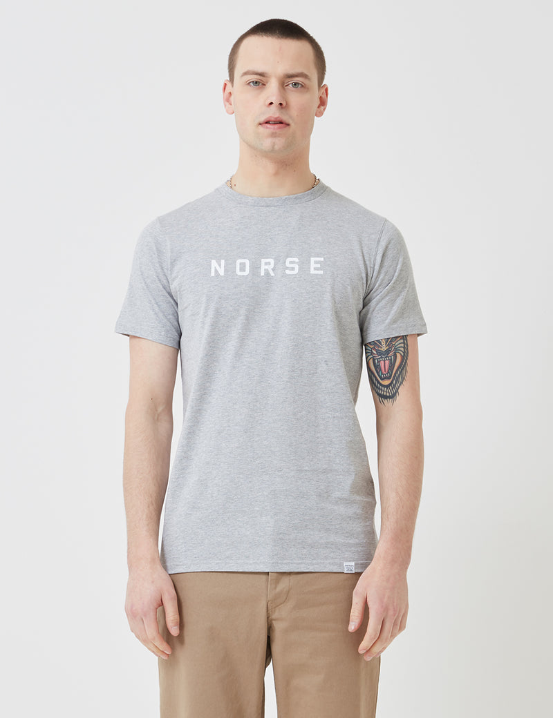 Norse Projects Niels 스탠다드 로고 티셔츠-라이트 그레이 멜란지