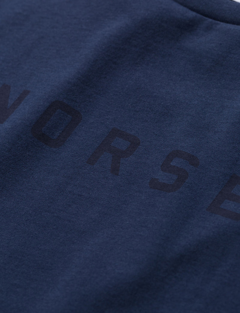 Norse ProjectsNielsスタンダードロゴTシャツ-ネイビー