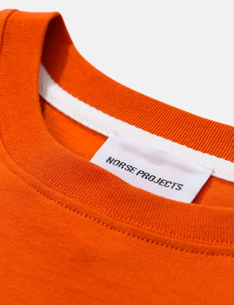 Norse ProjectsNielsスタンダードTシャツ-シグナルオレンジ