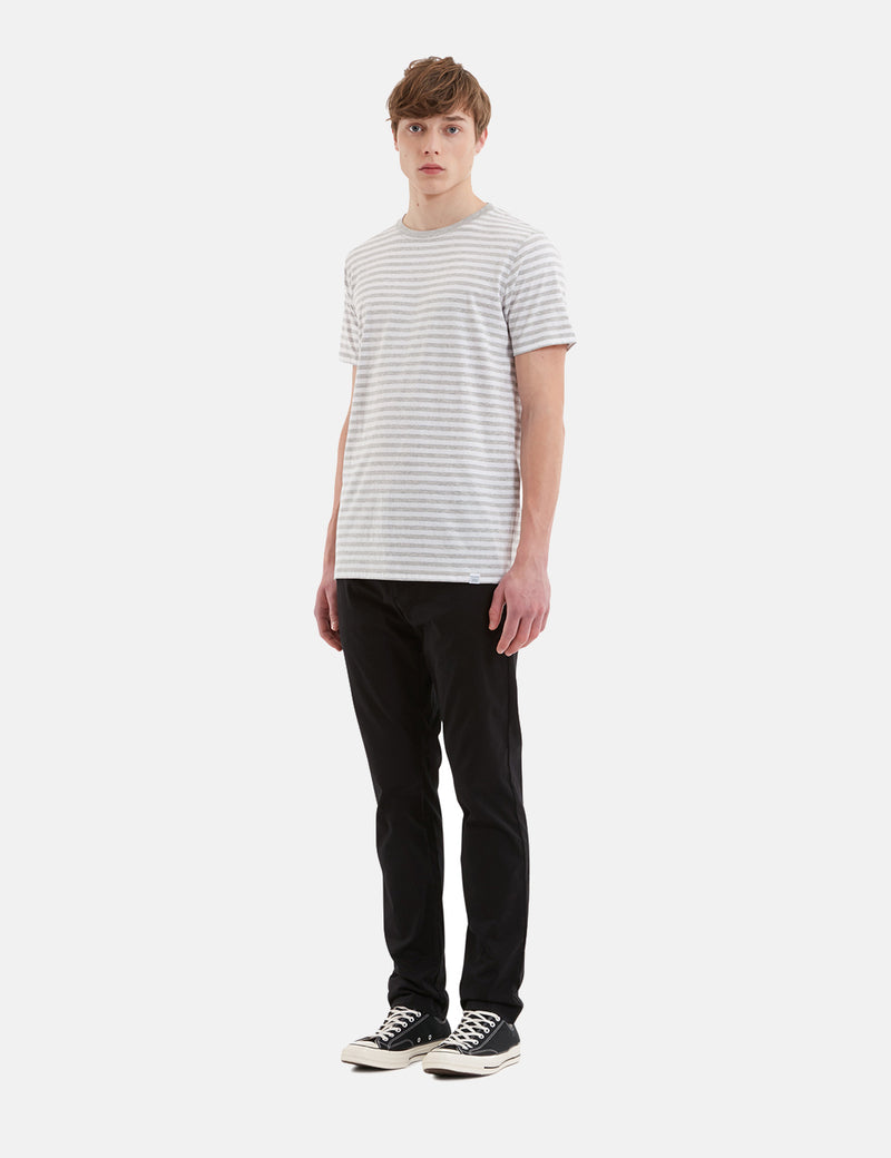 T-Shirt à Rayures Classiques Norse Projects Niels - Light Grey Melange
