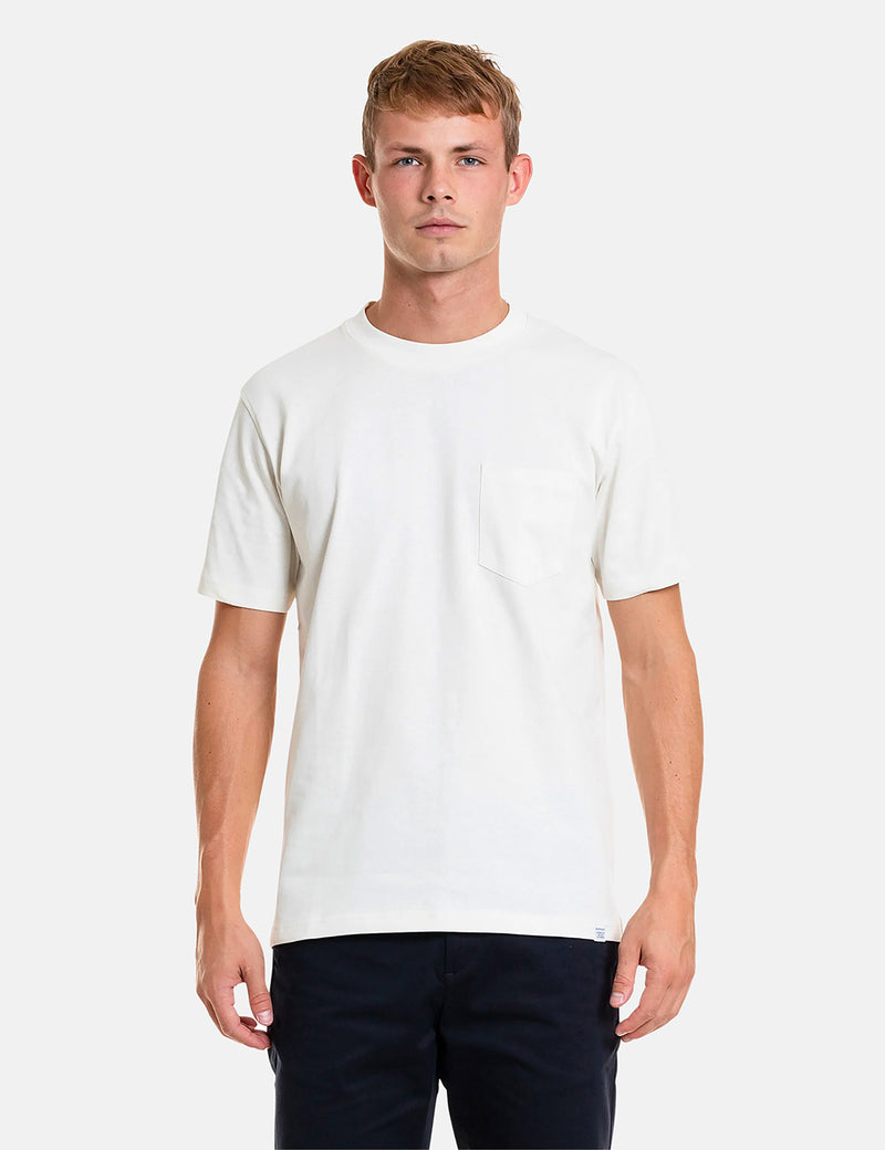 Nordische Projekte Johannes Pocket T-Shirt - Ecru