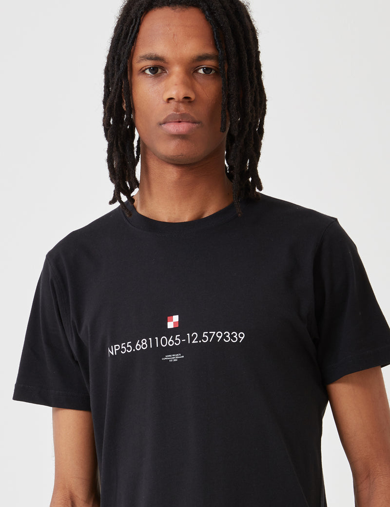 Norse Projects NielsCoordinatesロゴTシャツ-ブラック