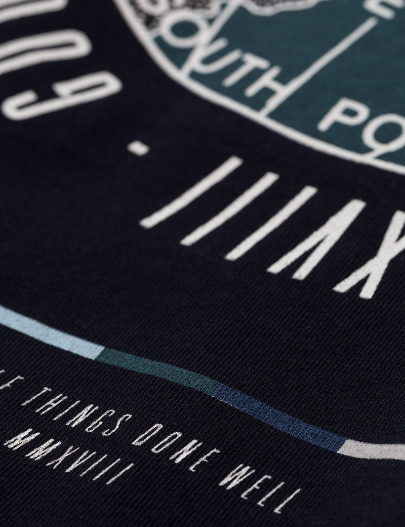 Norse Projects NielsGlobeロゴTシャツ-ダークネイビー