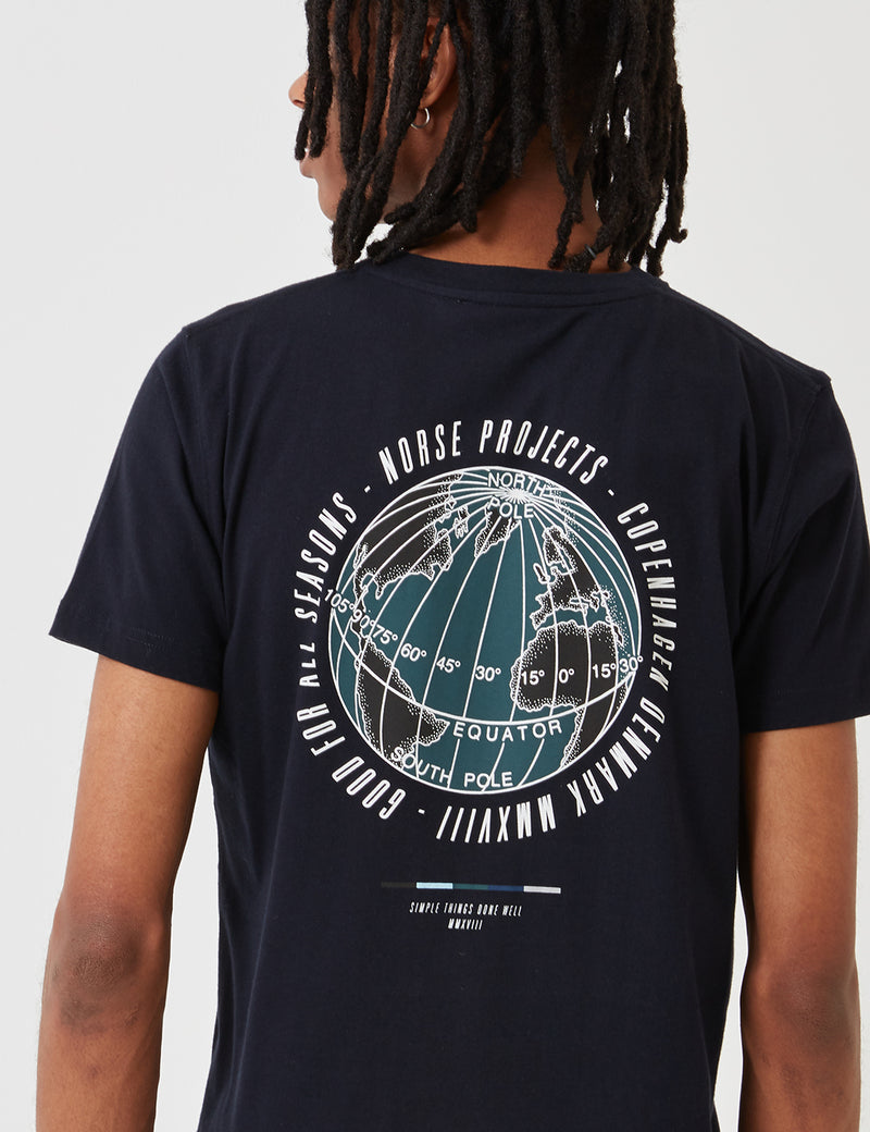 Norse Projects NielsGlobeロゴTシャツ-ダークネイビー