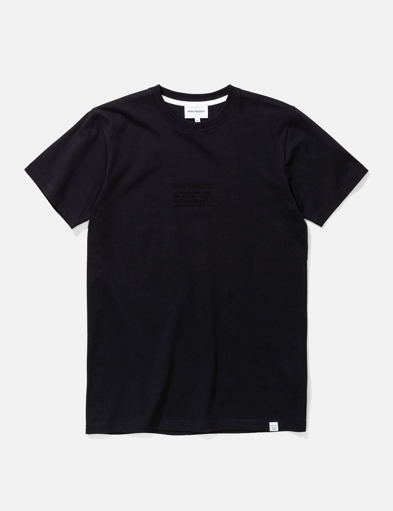 Norse Projects NielsCenterロゴTシャツ-ブラック