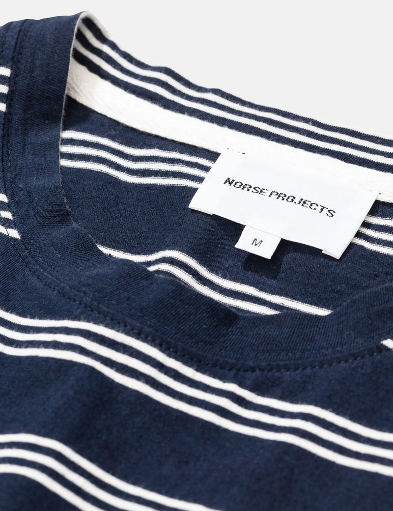 T-Shirt à Rayures Coton Lin Johannes Norse Projects - Marine Foncé
