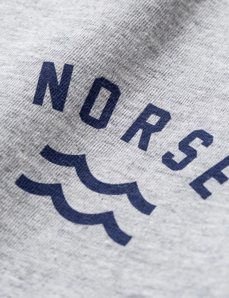 Norse Projects Niels IvyWaveロゴTシャツ-ライトグレーメランジ
