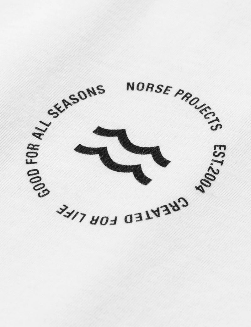 Norse Projects Niels Wave 엠블럼 티셔츠-화이트