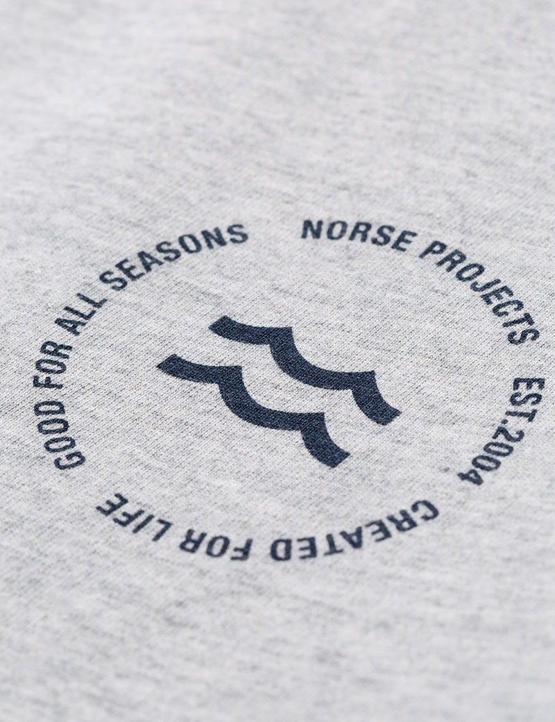 Norse Projects NielsWaveエンブレムTシャツ-ライトグレーメランジ