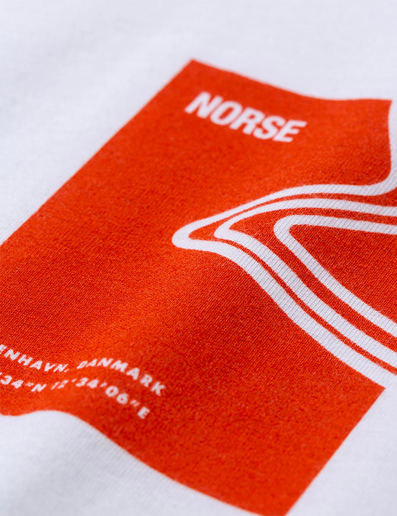 Norse Projects Niels Icographic 1 티셔츠-화이트/골든 오렌지