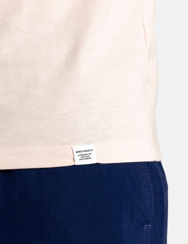 T-Shirt Norse Projects Niels Standard - Rose Clair