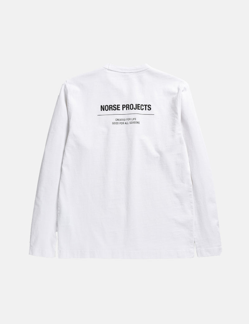 Norse Projectsシリーズロゴ長袖Tシャツ-ホワイト