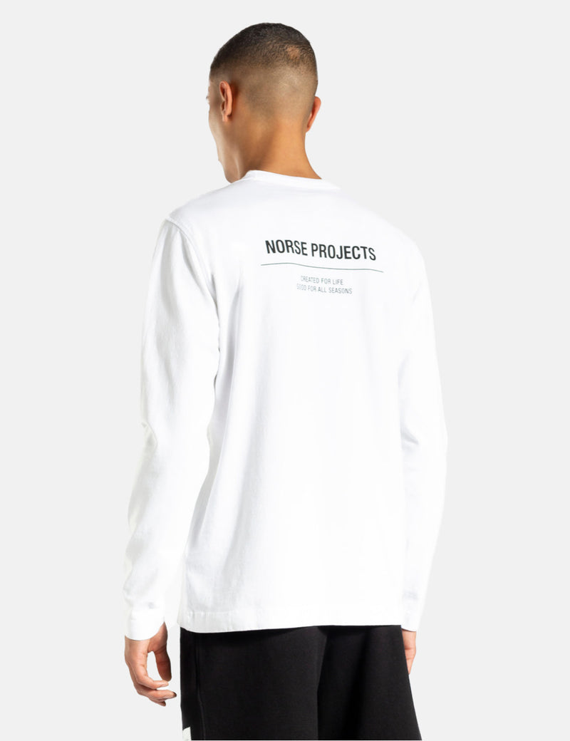 Norse Projectsシリーズロゴ長袖Tシャツ-ホワイト