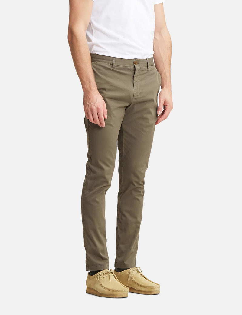 Norse Projects Aros Light Stretch Chino（スリムフィット）-アイビーグリーン