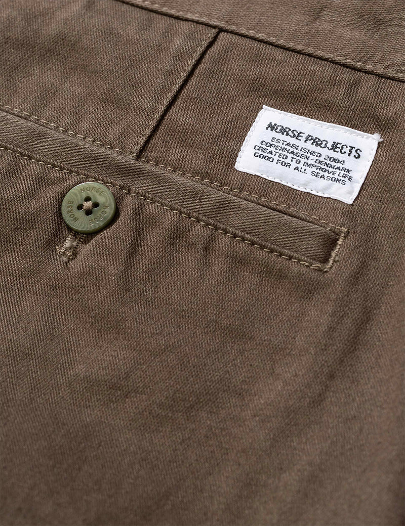 Norse Projects Aros Light Stretch Chino（レギュラーフィット）-アイビーグリーン