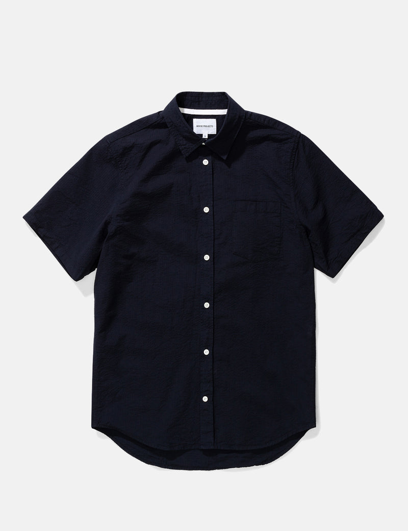 Norse Projects Osvald SeersuckerSSシャツ-ダークネイビー