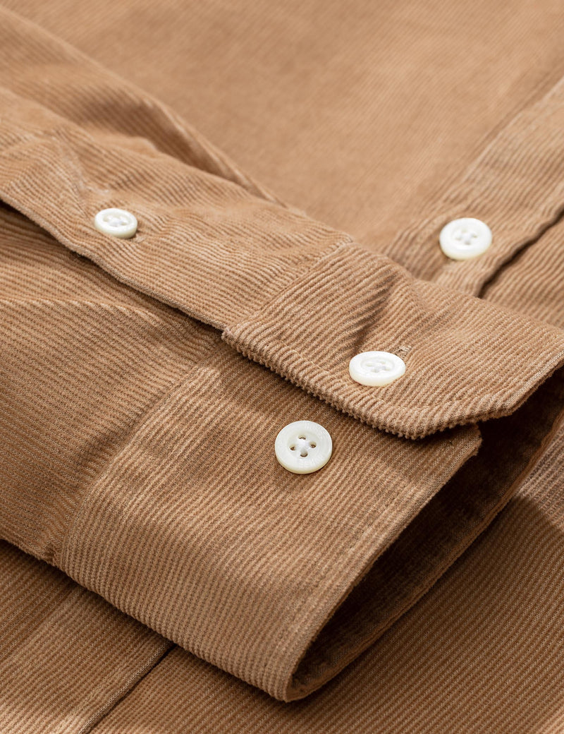 Norse Projects OsvaldCorduroyシャツ-ユーティリティカーキベージュ
