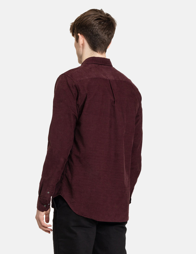 Norse Projects Osvald 코듀로이 셔츠-Mulberry Red