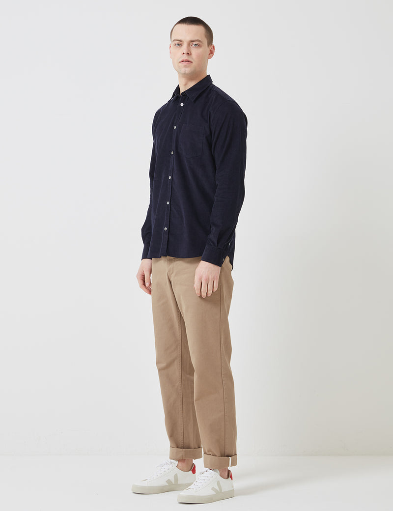 Norse Projects OsvaldCorduroyシャツ-ダークネイビーブルー
