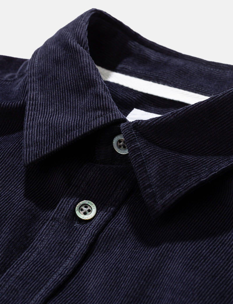 Norse Projects OsvaldCorduroyシャツ-ダークネイビーブルー