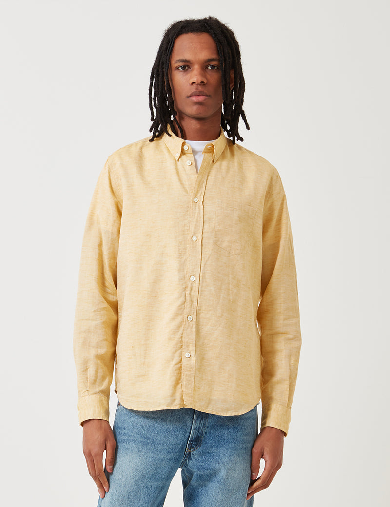 Norse Projects Osvald 버튼 다운 셔츠-Sunwashed Yellow