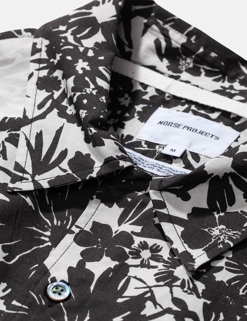 Norse Projects Carsten Flower Print Shirt - Glazier Grey
