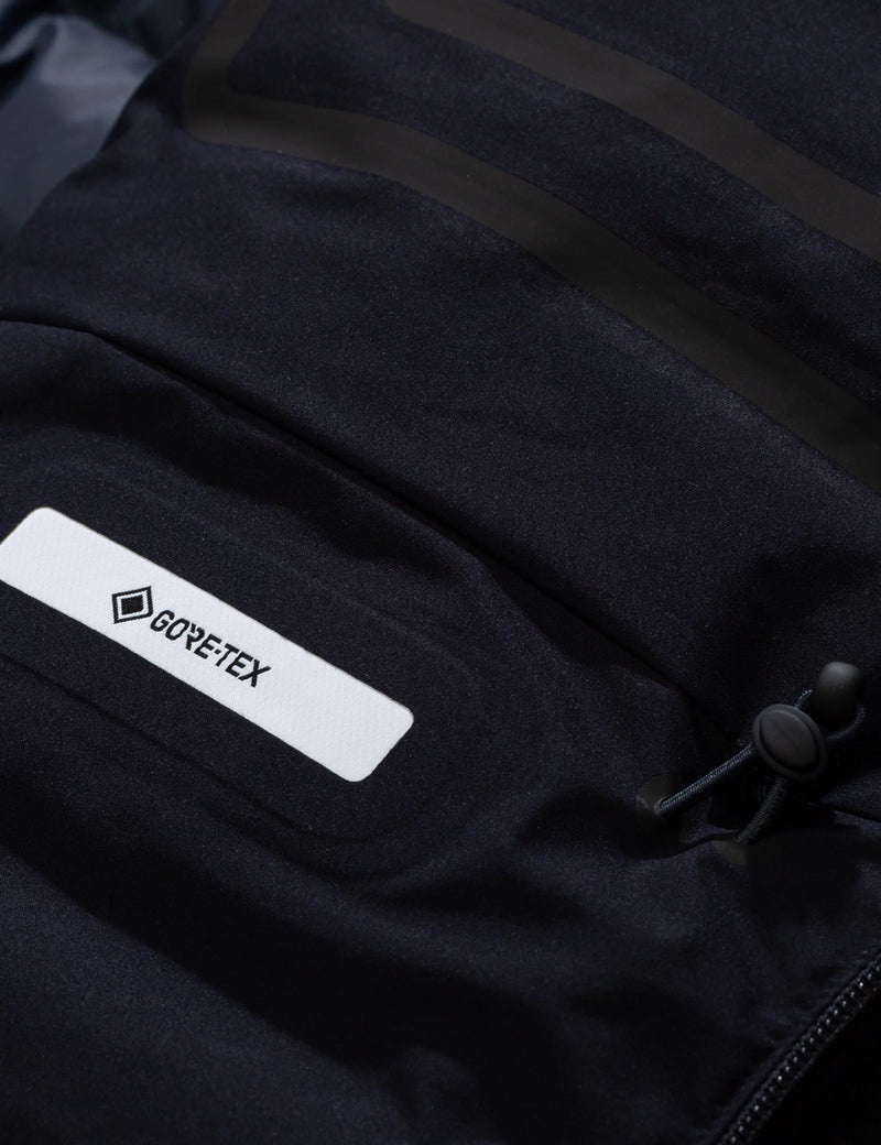 Norse Projects Rokkvi5.0ゴアテックスジャケット-ダークネイビーブルー