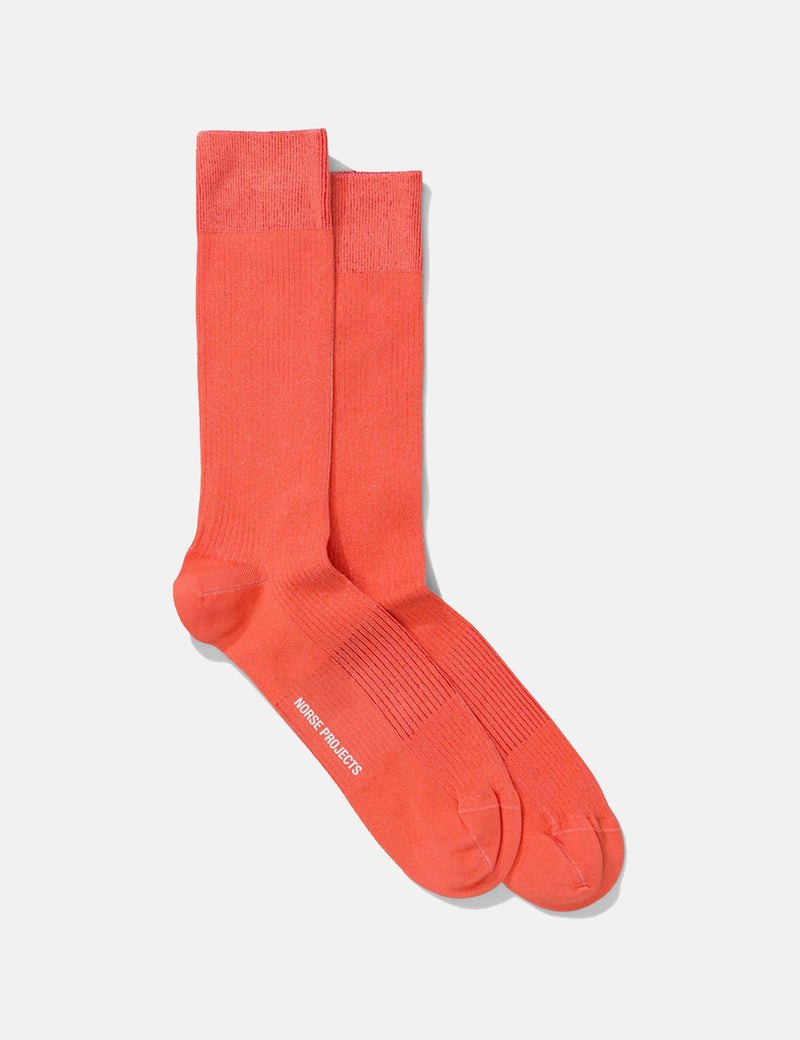 Norse Projects Bjarki Mercerized Rib Socken - Verbrannte Red