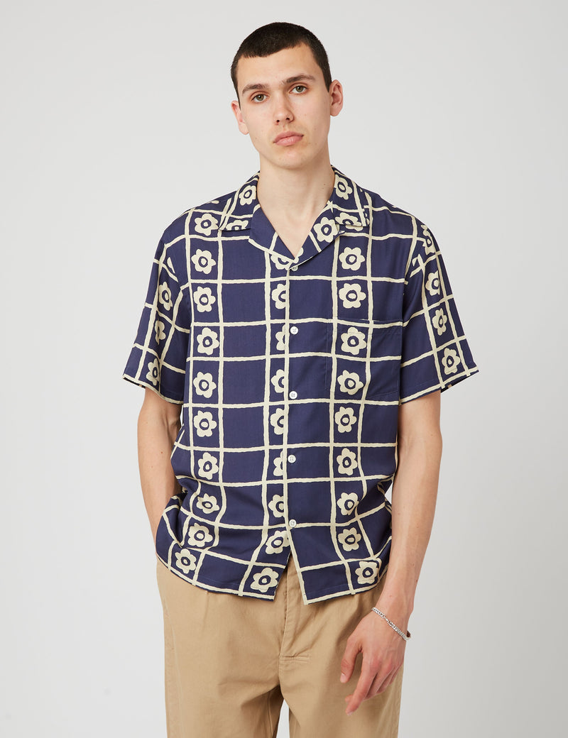 Portuguese FlannelスクエアフラワーSSシャツ-ブルー