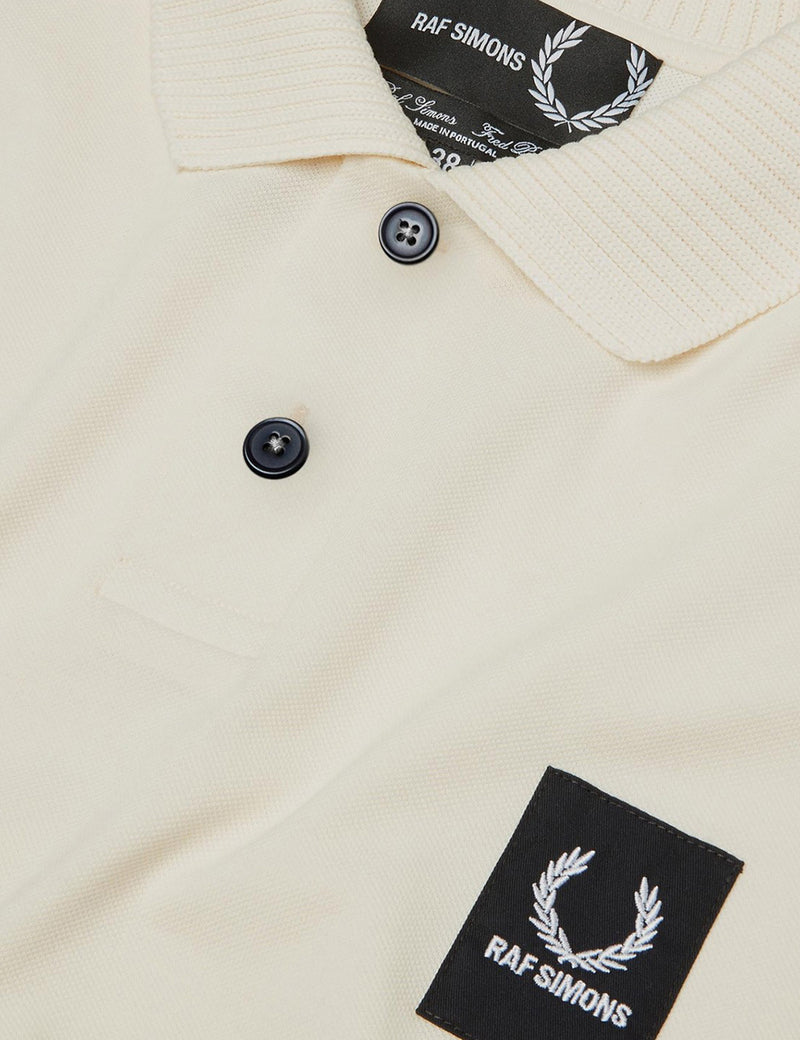 Chemise Fred Perry x Raf Simons en piqué côtelé à manches courtes - Ecru