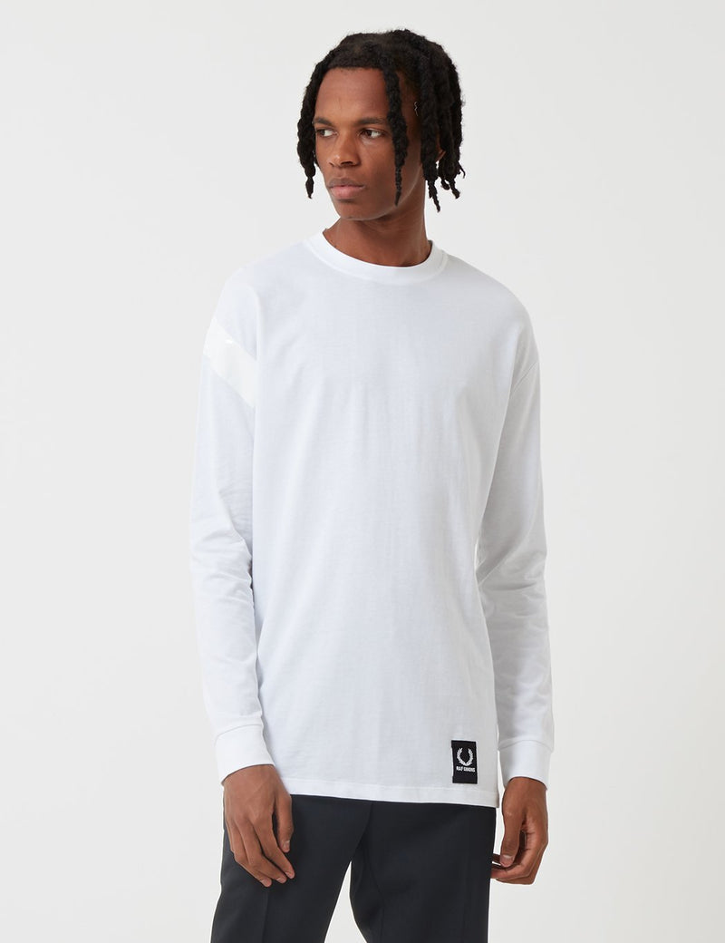 Fred Perry x Raf Simons Tape Detail Sleeve T-Shirt- White | URBAN