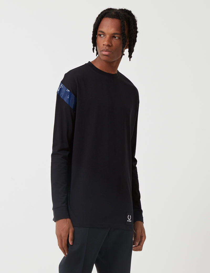 フレッドペリーxラフシモンズテープディテール長袖Tシャツ-ブラック