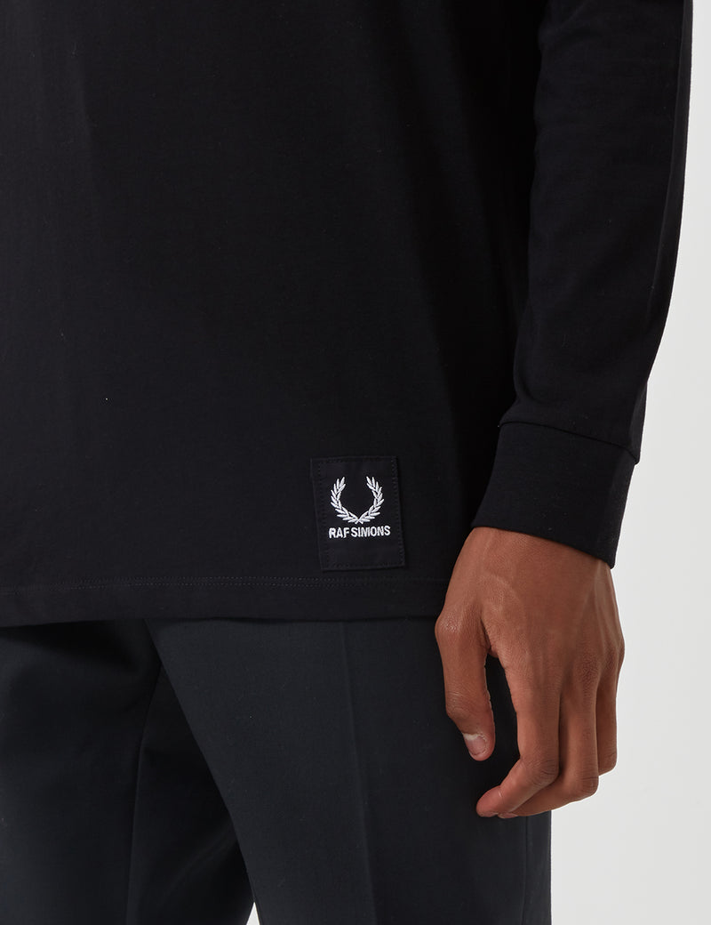 フレッドペリーxラフシモンズテープディテール長袖Tシャツ-ブラック