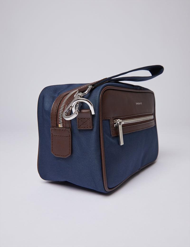 Sandqvist Jonas Wash Bag - Navy Blue/Brown
