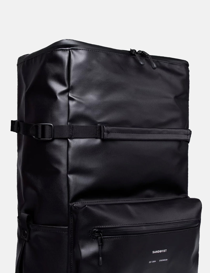 Sandqvist Isa Rucksack (wasserdicht aus recyceltem Polyester) - Schwarz