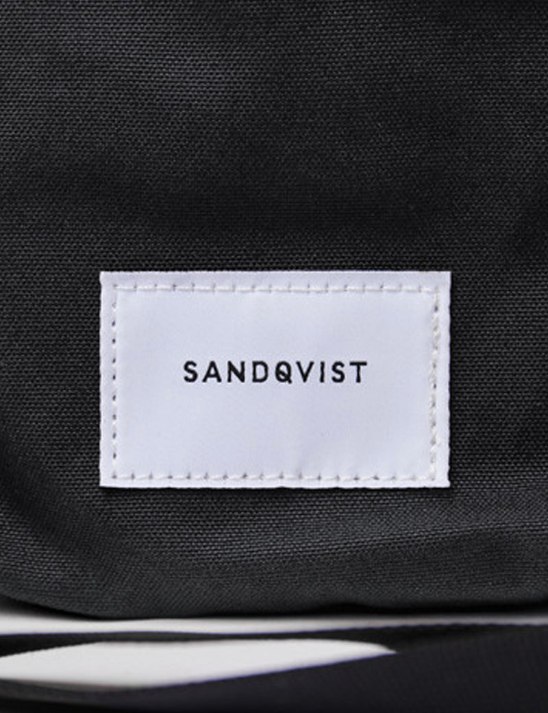 Sandqvistビーガンショルダーバッグ-ブラック
