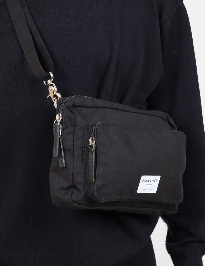 【美品】SANDQVIST（サンドクヴィスト）ショルダーバッグ　黒