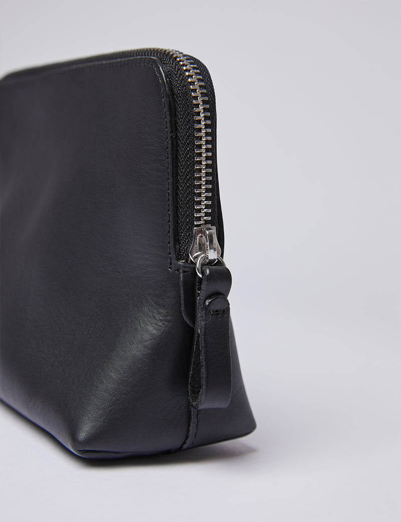 Sandqvist Altea Wash Bag (Leather) - Black
