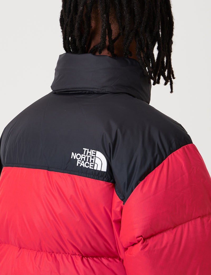North Face 1996 RTONuptseジャケット-赤