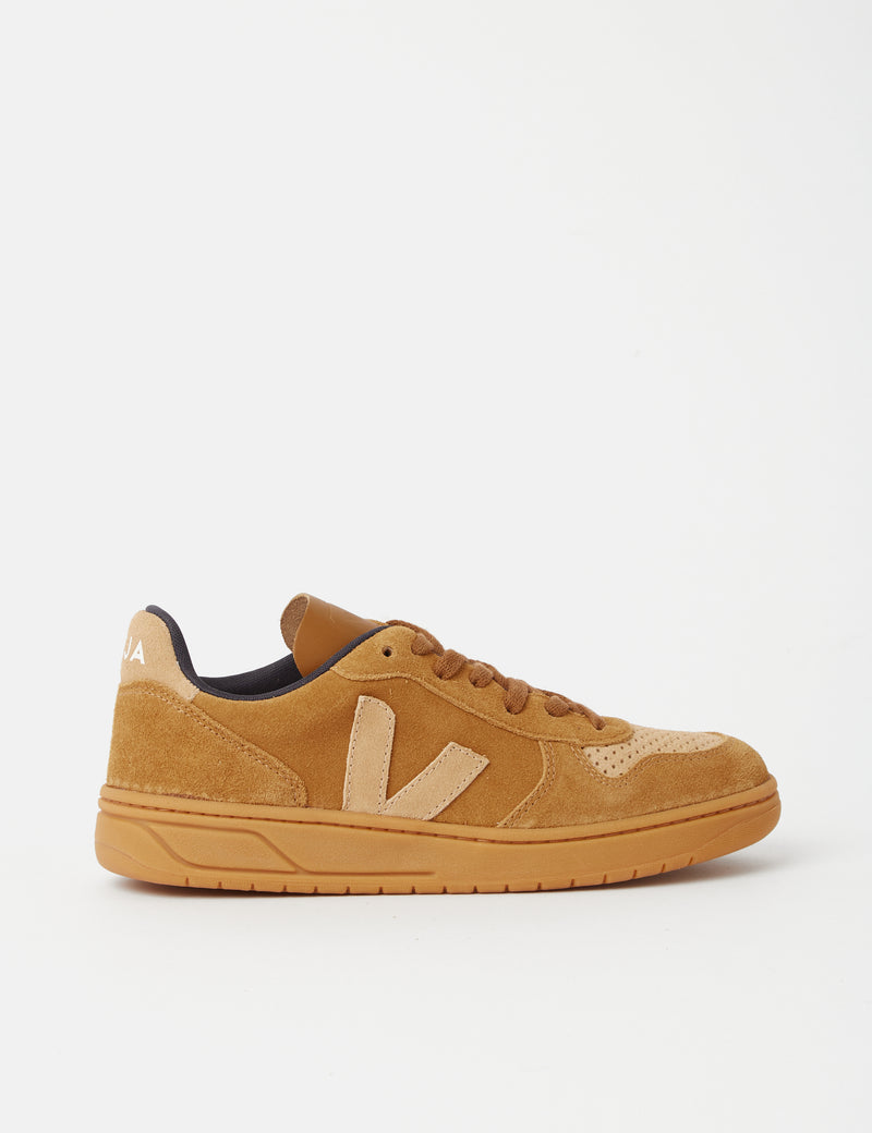 Baskets en daim Veja V-10 pour femmes - camel/désert