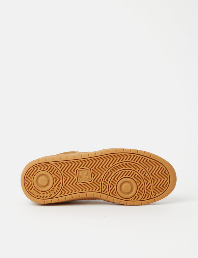 Baskets en daim Veja V-10 pour femmes - camel/désert