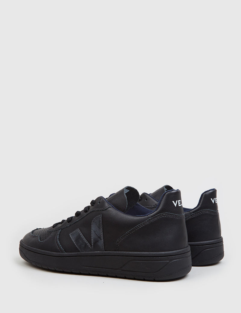 Baskets en cuir Veja V-10 - Noir