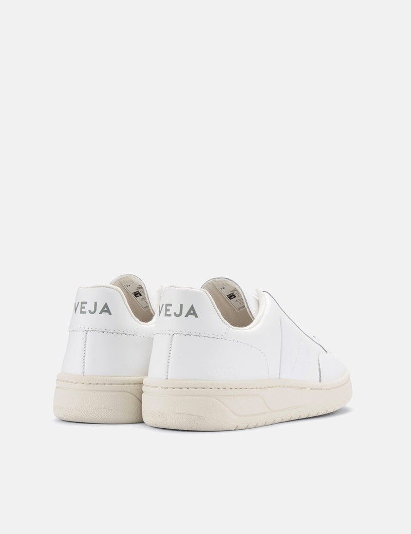여성용 Veja V-12 가죽 스니커즈-엑스트라 화이트